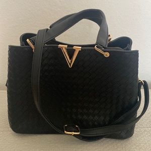 Black Crossi shoulder bag. Gently used.